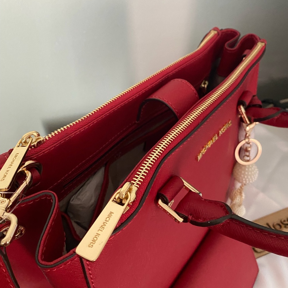 Michael Kors Satchel With matching wallet - Picture 3 of 9